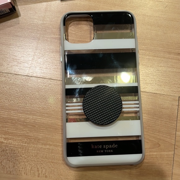 Kate Spade Lot of 3 iPhone 11 Pro Max plastic cases. - Picture 4 of 5